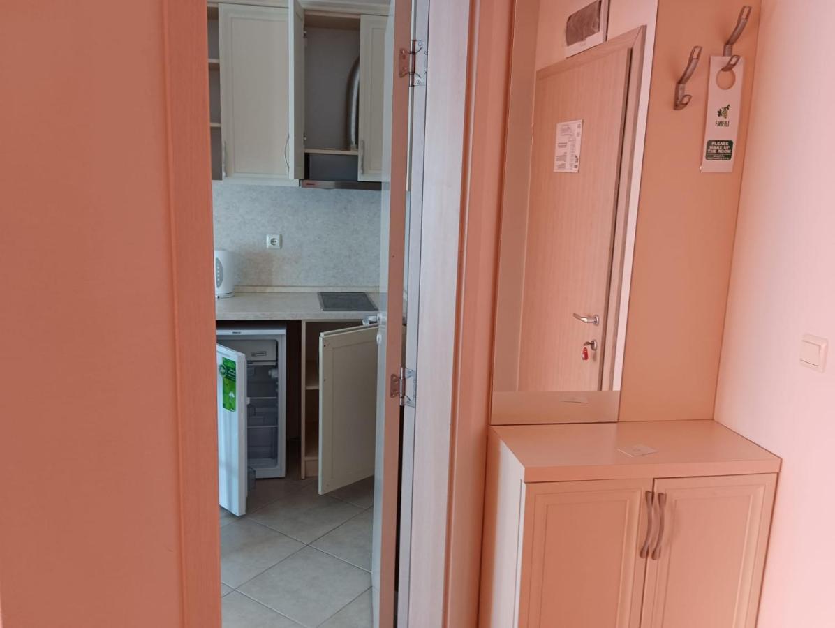 Excellent Apartment In Emberli Aparthotel. Lozenec Kültér fotó